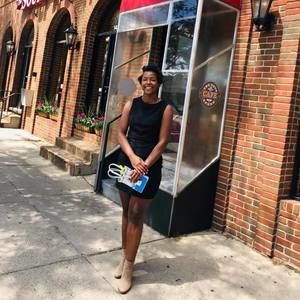 Meet your Posher, Simone